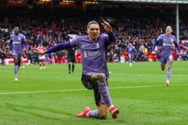 Liverpool 'lu Darwin Nez, İngiltere' nin Nottingham şehrinde oynanan Premier Lig maçı Nottingham Forest-Liverpool maçında 0-1 kazanma hedefini kutluyor.