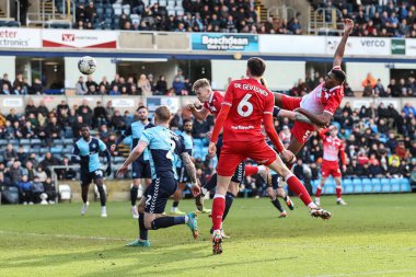 Barnsley 'den Sam Cosgrove, 2 Mart 202' de Adams Park, High Wycombe, İngiltere 'de Wycombe Wanderers-Barnsley maçında 1-1 berabere kaldı.