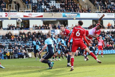 Barnsley 'den Sam Cosgrove, 2 Mart 202' de Adams Park, High Wycombe, İngiltere 'de Wycombe Wanderers-Barnsley maçında 1-1 berabere kaldı.