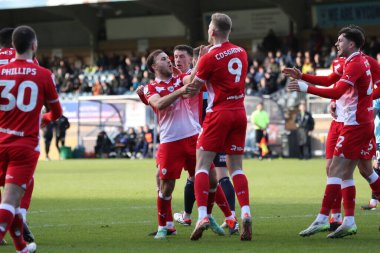 Barnsley 'den Sam Cosgrove, 2 Mart 202' de Adams Park, High Wycombe, İngiltere 'de Wycombe Wanderers-Barnsley maçında 1-1' lik galibiyet golünü kutluyor.