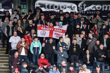 Barnsley taraftarları, 2 Mart 202 'de Adams Park, High Wycombe, İngiltere' de Wycombe 'a karşı Wycombe Wanderers ile oynanan Sky Bet 1 karşılaşmasında Kızıllar' ın şarkı söylemesiyle uzaklaşıyor.
