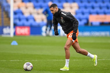 Blackpool 'dan CJ Hamilton, 2 Mart 202' de Croud Meadow, Shrewsbury, İngiltere 'de oynanan Sky Bet Ligi 1 maçı öncesinde oynanan maç öncesi ısınma maçında