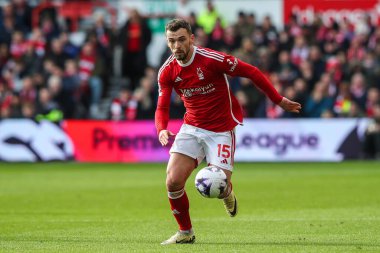 Nottingham Ormanı 'ndan Harry Toffolo Premier Lig maçı sırasında Nottingham Forest' a karşı Liverpool City Ground, Nottingham, İngiltere 'de 2 Mart 202' de top ile ilerliyor.