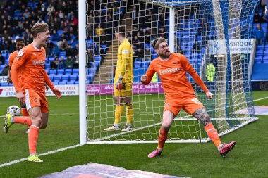 Blackpool 'dan Hayden Coulson, 2 Mart 202' de Croud Meadow, Shrewsbury, Birleşik Krallık 'ta oynanan Sky Bet Ligi 1 karşılaşmasında 0-2' lik galibiyet golünü kutluyor.