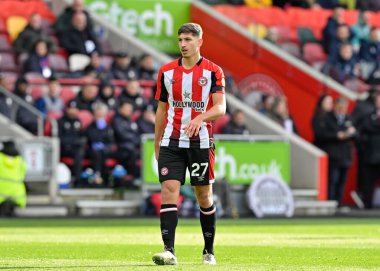 Brentford 'dan Vitaly Janelt, Premier League maçı sırasında Brentford Chelsea' ye karşı Gtech Community Stadyumu, Londra, Birleşik Krallık, 2 Mart 202