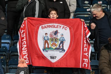 Barnsley taraftarları, 2 Mart 202 'de Adams Park, High Wycombe, Birleşik Krallık' ta Wycombe Wanderers-Barnsley maçında 2-4 'lük galibiyetlerini kutladılar.