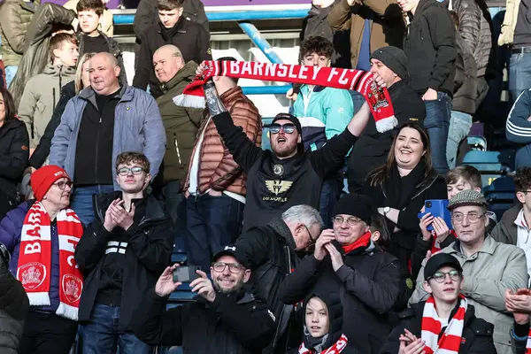 Barnsley Fans Feiern Ihren Sieg Während Des Sky Bet League — Stockfoto