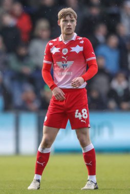 Barnsley takımından Luca Connell 2 Mart 202 'de Adams Park, High Wycombe' da Wycombe Wanderers-Barnsley maçında