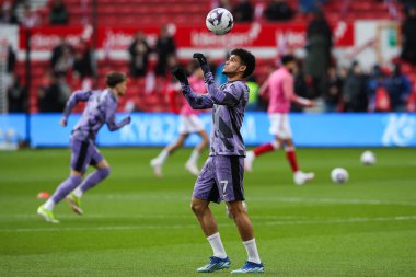 Liverpool 'dan Luis Daz Premier Lig karşılaşması öncesinde Nottingham Forest' a karşı Liverpool City Ground, Nottingham, İngiltere 'de 2 Mart 2024' te oynanan maç öncesi ısınma maçında
