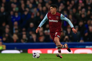 West Ham United takımından Edson Alvarez Premier League maçında Everton, West Ham United 'a karşı Goodison Park, Liverpool, Birleşik Krallık' ta 2 Mart 202