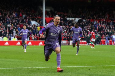 Liverpool 'lu Darwin Nez, İngiltere' nin Nottingham şehrinde oynanan Premier Lig maçı Nottingham Forest-Liverpool maçında 0-1 kazanma hedefini kutluyor.