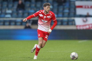 Barnsley 'den Corey O' Keeffe, Adams Park 'ta Wycombe Wanderers' a karşı 2 Mart 202 'de oynanan Sky Bet 1 karşılaşmasında topu aldı.