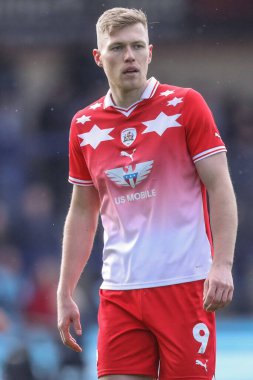 Barnsley 'den Sam Cosgrove 2 Mart 202' de Adams Park, High Wycombe 'da Wycombe Wanderers' a karşı oynadığı Sky Bet 1 karşılaşmasında