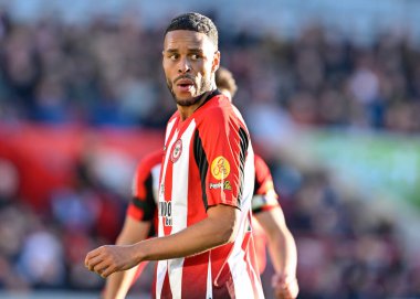 Brentford 'dan Mathias Zanka Jrgensen, Premier League maçı sırasında Brentford Chelsea' ye karşı Gtech Community Stadyumu, Londra, 2 Mart 2024