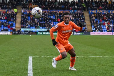 Blackpool takımından Karamoko Dembele, 2 Mart 202 'de Croud Meadow, Shrewsbury, İngiltere' de oynanan Shrewsbury Town-Blackpool maçında maç yapıyor.