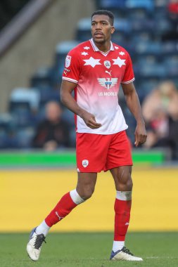 Barnsley 'den Donovan Pines, 2 Mart 202' de Adams Park, High Wycombe, Birleşik Krallık 'ta Wycombe Wanderers' a karşı oynanan Sky Bet 1 maçı sırasında