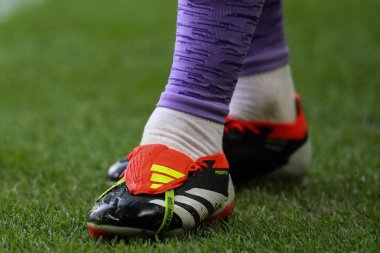 Liverpool 'lu Kostas Tsimikas' ın Premier Lig maçı sırasında giydiği Adidas Predator botları Nottingham Forest 'a karşı Liverpool City Ground, Nottingham, İngiltere' de 2 Mart 202