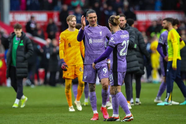 Darwin Nez Liverpool Kostas Tsimikas Liverpool Embrace Premier League Match — Stock Photo, Image