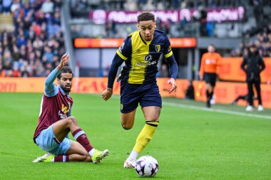 Bournemouth 'dan Marcus Tavernier, 3 Mart 202' de Burnley ile Burnnemouth arasında oynanan Premier Lig maçında topa vuruyor.