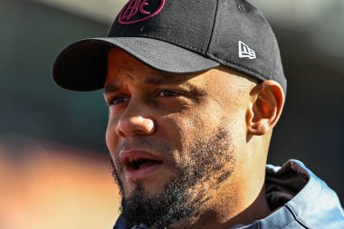 Burnley 'nin Vincent Kompany teknik direktörü, Burnley - Burnnemouth maçı öncesinde 3 Mart 202 tarihli Turf Moor, Burnley, İngiltere maçında röportaj verdi.