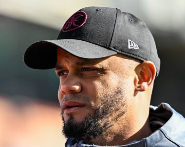 Burnley 'nin Vincent Kompany teknik direktörü, Burnley - Burnnemouth maçı öncesinde 3 Mart 202 tarihli Turf Moor, Burnley, İngiltere maçında röportaj verdi.