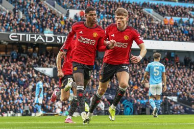 Manchester United takımından Marcus Rashford, Manchester City ile Manchester United arasındaki Premier League maçında 3 Mart 202 'de Etihad Stadyumu' nda 0-1 kazanma golünü kutluyor.