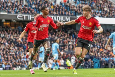 Manchester United takımından Marcus Rashford, Manchester City ile Manchester United arasındaki Premier League maçında 3 Mart 202 'de Etihad Stadyumu' nda 0-1 kazanma golünü kutluyor.