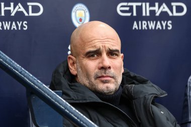 Manchester City - Manchester United Premier League maçında Manchester City maçında Pep Guardiola teknik direktörü Etihad Stadyumu, Manchester, İngiltere, 3 Mart 2024