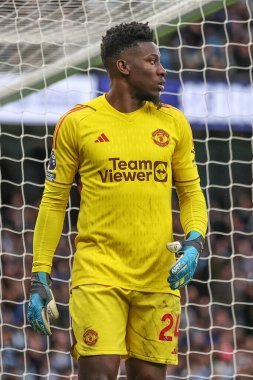 Manchester United 'ın Manchester City ile Manchester United arasındaki Premier League maçında Andr Onana, Etihad Stadyumu' nda, 3 Mart 2024