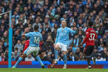 Manchester City takımından Erling Hland, Manchester City ile Manchester United arasındaki Premier League maçında Manchester United 'ın 3 Mart 2024 tarihinde Etihad Stadyumu' nda faul yaptı.