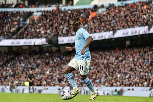 Jrmy Doku Von Manchester City Mit Dem Ball Während Des — Stockfoto