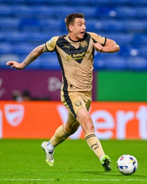 Rotherham United takımından Jordan Hugill 2 Eylül 2025 'te İngiltere' nin Toughsheet Community Stadyumu 'nda Bolton Wanderers-Rotherham United maçında