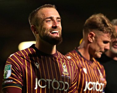 Bradford City 'den Alex Pattison 2 Eylül 2025' te Bradford Stadyumu 'nda Bradford City ile Grimsby Town arasında oynanan Vertu Kupası maçından sonra
