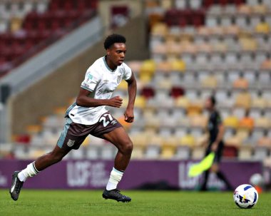 Vertu Kupası maçında Grimsby Town 'dan Fortune Onoh Bradford City, Bradford Stadyumu' nda Grimsby Town 'a karşı.