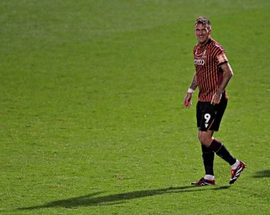 Bradford City 'den Andy Cook, Bradford Stadyumu, 2 Eylül 2025' te Bradford City ile Grimsby Town arasındaki Vertu Kupası maçında golünü kutluyor.