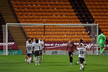 Grimsby Town 'dan Danny Rose, Bradford Stadyumu' ndaki Bradford City ile Grimsby Town maçında 2 Eylül 2025 tarihinde oynanan Vertu Kupası maçında penaltı aldı.