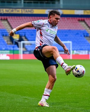 Bolton Wanderers 'dan Aaron Morley, Bolton Wanderers ile Toughsheet Community Stadyumu' nda oynanan Bolton Wanderers maçında, 2 Eylül 2025
