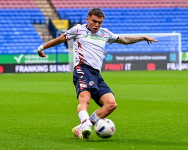 Bolton Wanderers 'dan Aaron Morley, Bolton Wanderers ile Toughsheet Community Stadyumu' nda oynanan Bolton Wanderers maçında, 2 Eylül 2025