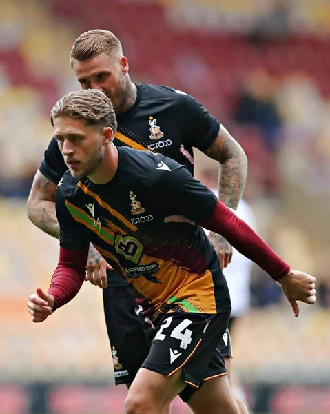 Bradford City 'den Will Swan, The Vertu Kupası maçından önce Bradford City, Bradford Stadyumu' nda Grimsby Town 'a karşı, 2 Eylül 2025