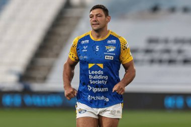 Leeds Rhinos takımından Ryan Hall, Betfred Süper Lig 25. Raundda Huddersfield Giants 'a karşı Leeds Gergedan maçında 4 Eylül 2025' de Accu Stadyumu, Huddersfield 'da ısındı.