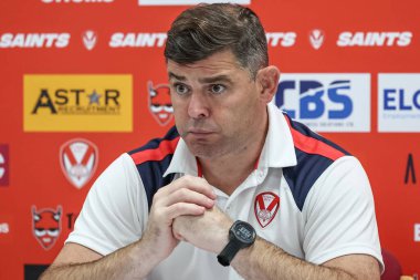 Paul Wellens St Helens baş antrenörü Betfred Süper Lig 25. Raundda Wigan Warriors 'a karşı St Helens Stadyumu, St Helens, Birleşik Krallık' ta 5 Eylül 2025 'de oynanan karşılaşma sonrası basın toplantısında konuşma yaptı.