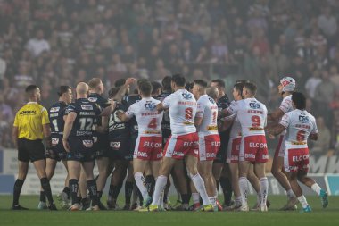 Betfred Süper Lig 25. Raundunda St Helens Wigan Warriors 'a karşı St.Helens Stadyumu' nda 5 Eylül 2025 'te oynanan maçta sinirler gerildi.