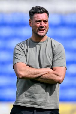 Johnnie Jackson, AFC Wimbledon teknik direktörü, Gök İddia Ligi 1 karşılaşmasında Bolton Wanderers, AFC Wimbledon 'a karşı Toughsheet Community Stadyumu, Bolton, İngiltere, 6 Eylül 2025