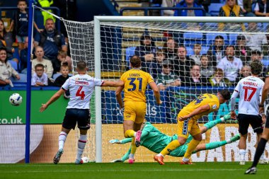 AFC Wimbledon 'dan Matty Stevens, 6 Eylül 2025' te İngiltere 'nin Bolton kentinde oynanan Sky Bet Lig 1 karşılaşmasında Bolton Wanderers' ın AFC Wimbledon 'a karşı oynadığı maçta Bolton golünü attı.