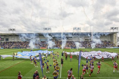 25 Eylül 2025 'te oynanan Betfred Süper Lig Maçı' nda takım, Halliwell Jones Stadyumu 'nda Warrington Wolves' a karşı Leigh Leopards maçında başlama vuruşuna gidiyor.
