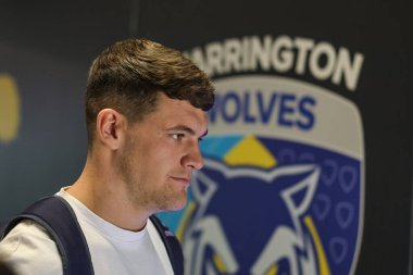 Warrington Wolves 'tan Josh Thewlis, Betfred Süper Lig 25. Maçı sırasında Halliwell Jones Stadyumu, Warrington, İngiltere' de oynanan Warrington Wolves - Leopards maçında geldi.