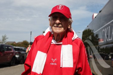 25 Eylül 2025 tarihinde oynanan Betfred Süper Lig karşılaşması sırasında taraftarlar, Hull KR ve Hull FC 'nin 7 Eylül 2025' te Kingston 'daki Craven Park, Kingston' da karşı karşıya geldiler.