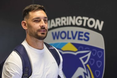 Warrington Wolves 'tan Ryan Matterson, Betfred Süper Lig 25. Maçı sırasında Halliwell Jones Stadyumu' nda Warrington Wolves 'a karşı Leigh Leopards maçına geldi.