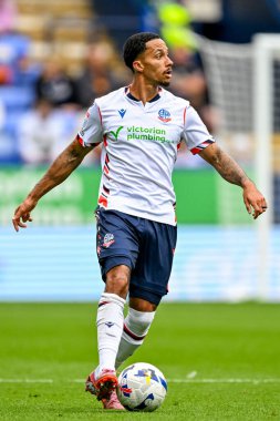 Bolton Wanderers takımının oyuncusu Josh Dacres-Cogley, 6 Eylül 2025 'te İngiltere' deki Toughsheet Community Stadyumu 'nda Bolton Wanderers - AFC Wimbledon maçında