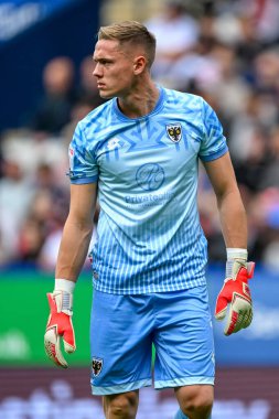 AFC Wimbledon takımından Nathan Bishop 6 Eylül 2025 'te İngiltere' deki Toughsheet Community Stadyumu 'nda Bolton Wanderers - AFC Wimbledon maçında